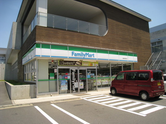 Convenience store. 68m to Family Mart (convenience store)