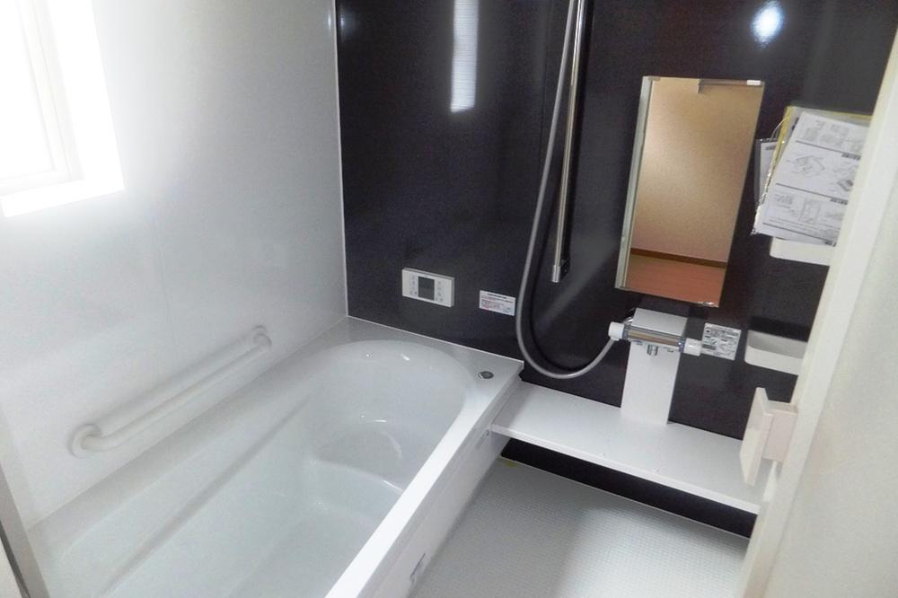 Bathroom. The photograph is an example of construction Unit bus with bathroom heating dryer Spacious 1 pyeong type