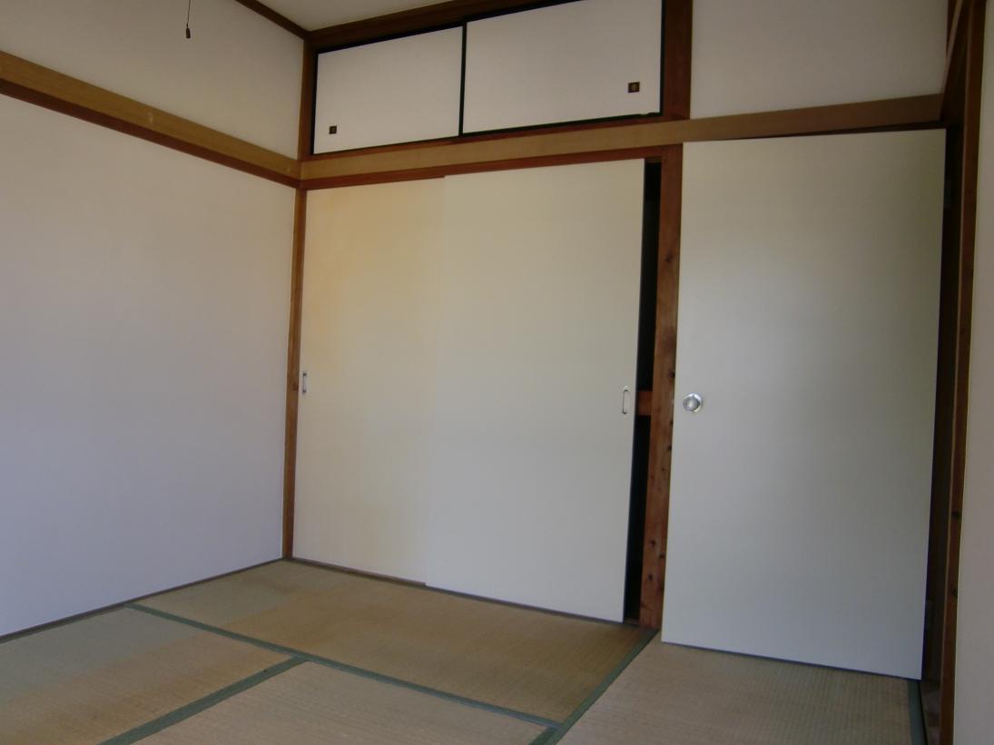 Other room space. 6 Pledge of the Japanese-style closet, With upper closet. 