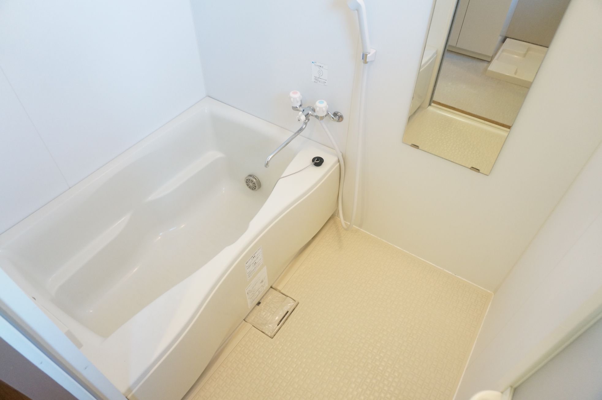 Bath. Spacious bathroom, With reheating function