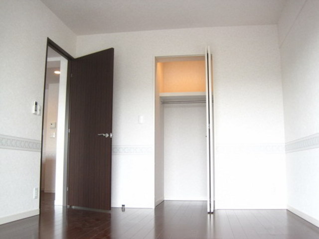 Living and room.  ☆ Walk-in closet is equipped rooms ☆