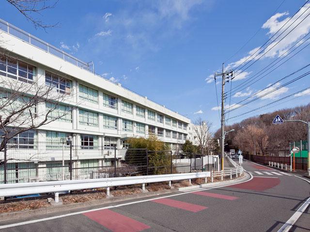 Junior high school. Inagi stand Inagi second junior high school 1800m to