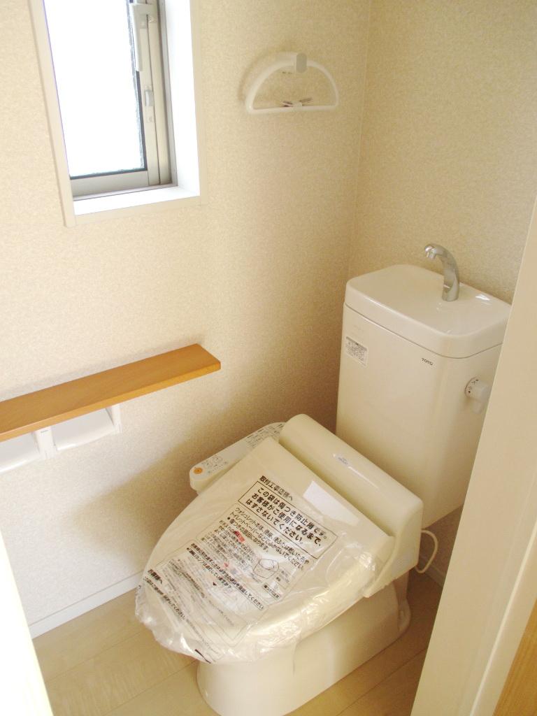 Toilet.  ☆ 1 Building Toilet photos ☆ 