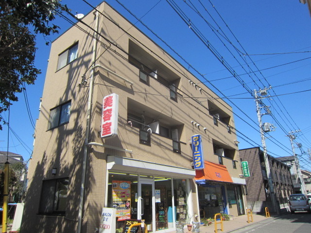 Building appearance. Keio and 2 along the line of Nambu is available