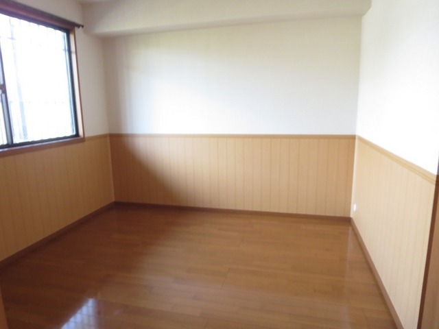 Other room space. Is room