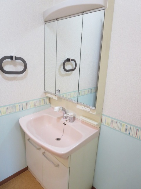 Washroom. It is the washstand