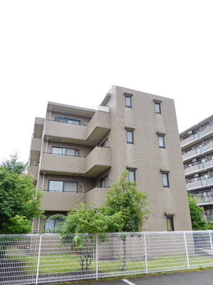 Building appearance. The ground four stories! Auto apartment with lock