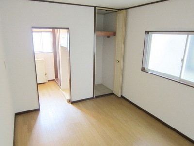 Other room space. Bright Western-style ・ Two-sided lighting