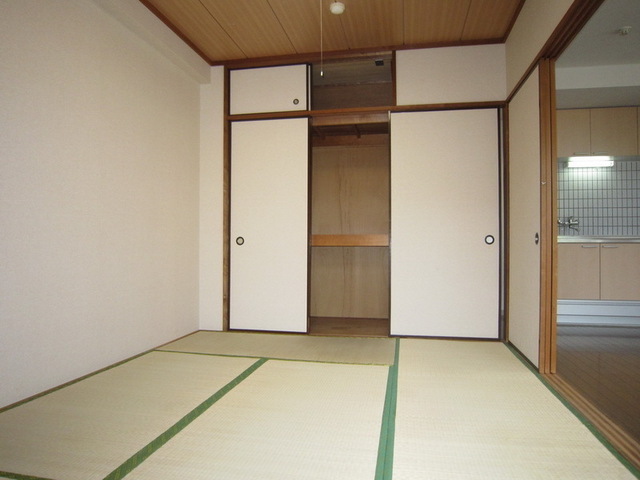 Living and room. 6 Pledge of Japanese-style rooms
