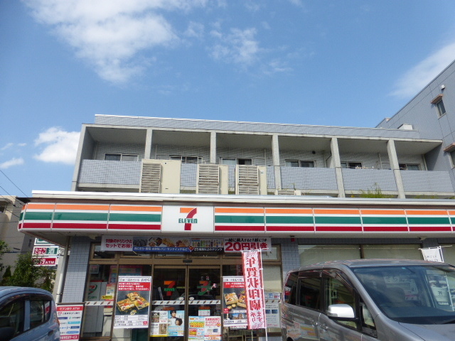 Convenience store. 600m to a convenience store (convenience store)