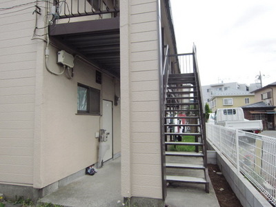 Entrance. It is a staircase leading to the room