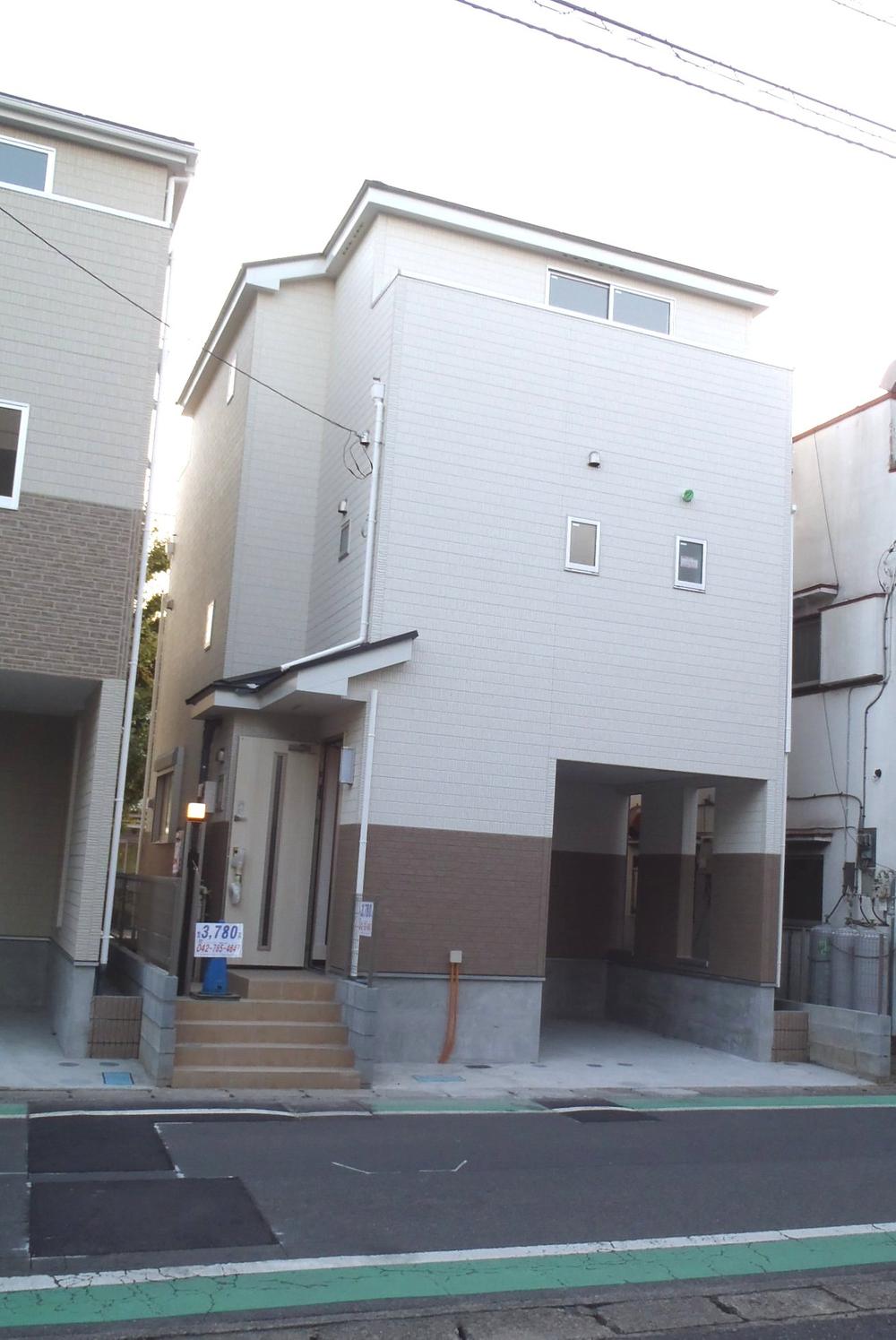 Local appearance photo. North Built-in garage (large Allowed)