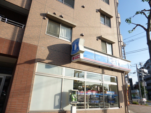 Convenience store. 450m to a convenience store (convenience store)
