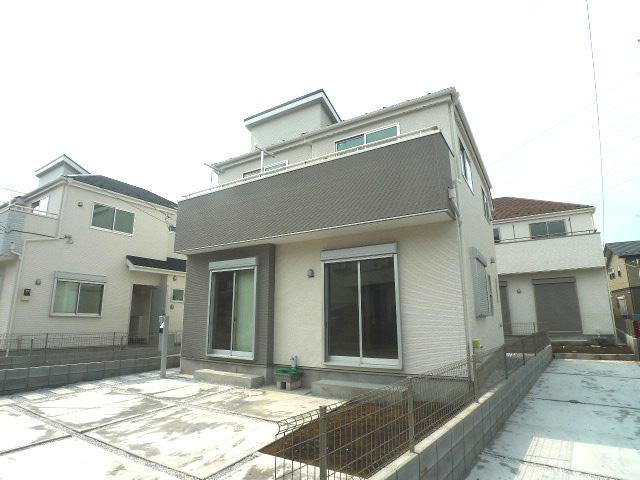 Same specifications photos (appearance). Building appearance (complete construction cases)