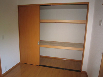 Receipt. Spacious storage space