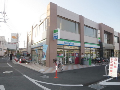 Convenience store. 451m to Family Mart (convenience store)