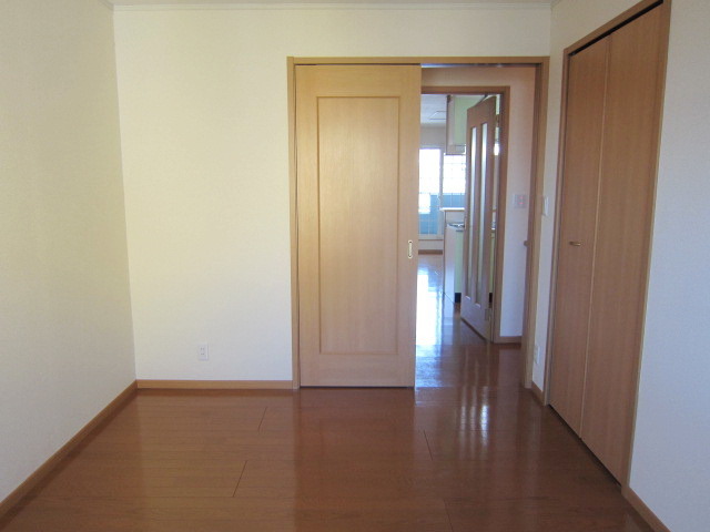 Other room space. Beautiful rooms