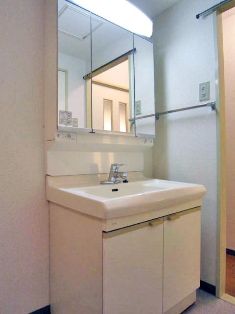 Washroom. Compact washroom