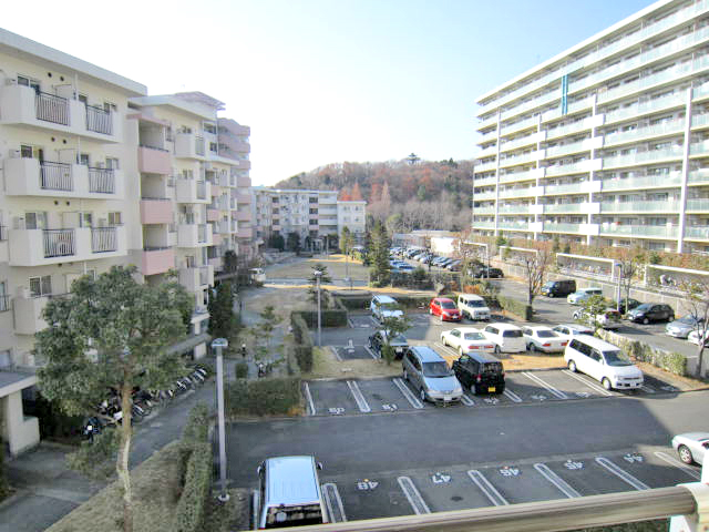 Parking lot. Convenient on-site parking