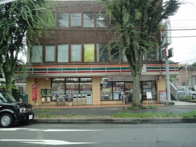 Convenience store. 175m to Seven-Eleven (convenience store)