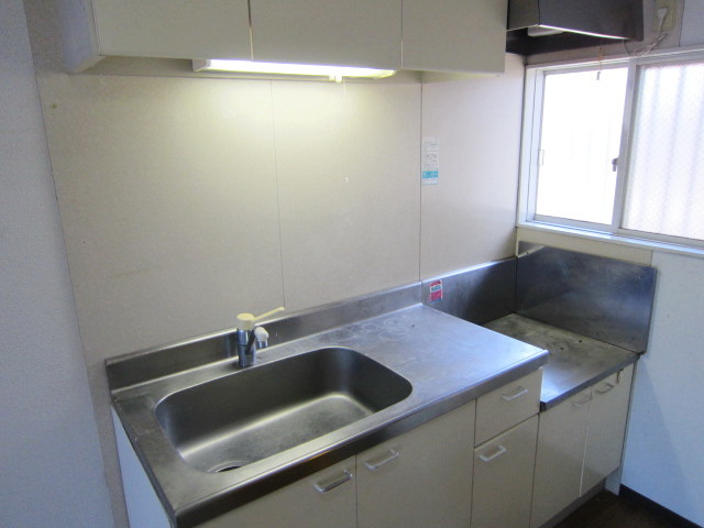 Kitchen. It is a window kitchen