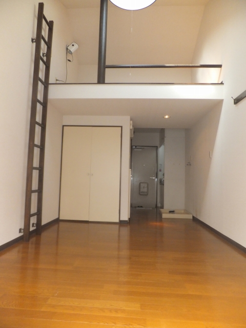 Living and room. It is with loft, Storage also available separately