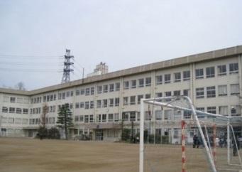 Junior high school. Inagi 650m until the first junior high school