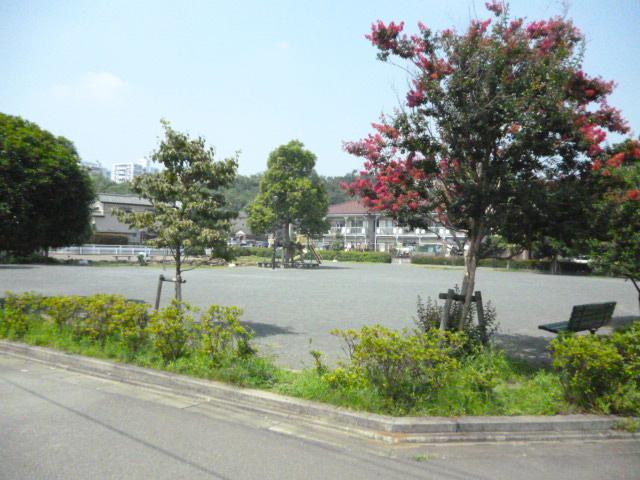 park. 20m until Yamazaki park