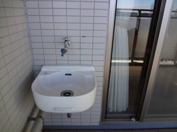 Balcony. With slop sink