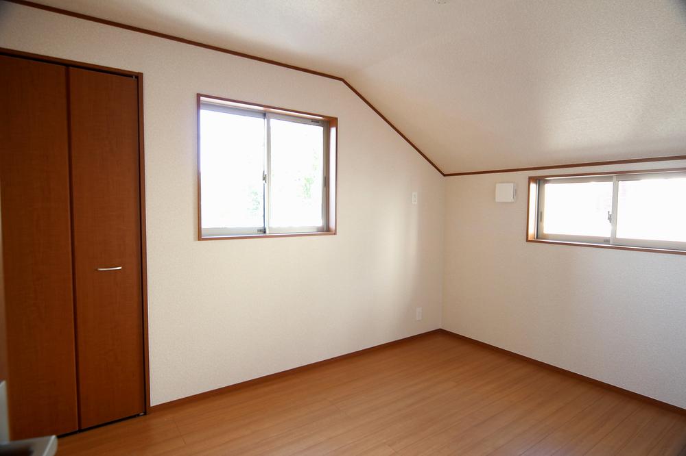 Same specifications photos (Other introspection). room