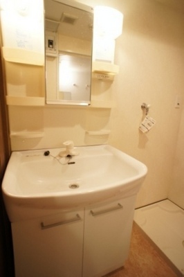 Washroom. Calm down if independent wash basin you can get dressed ☆