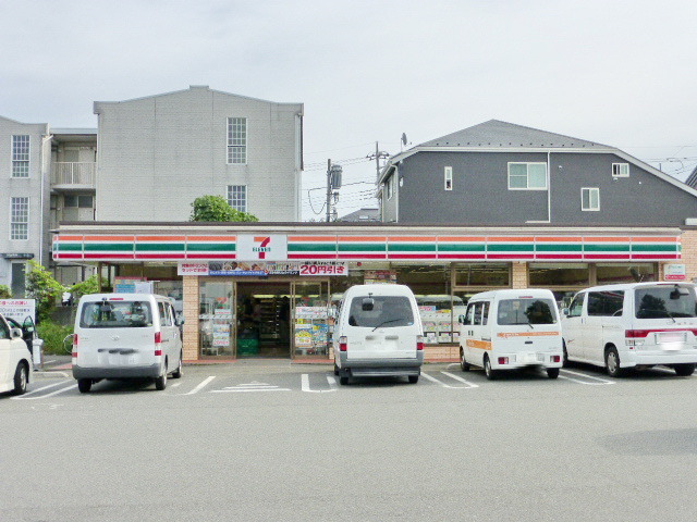 Convenience store. 350m to a convenience store (convenience store)