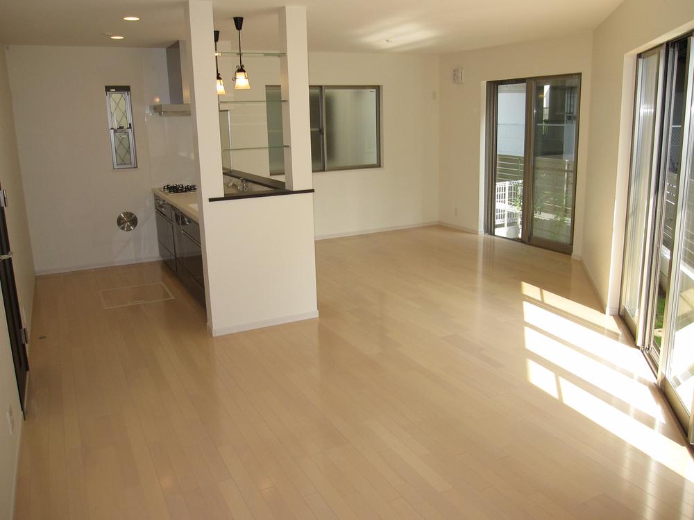 Same specifications photos (living). Same specifications