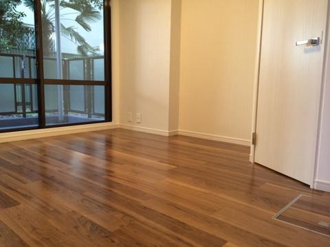 Non-living room. Indoor (12 May 2013) Shooting