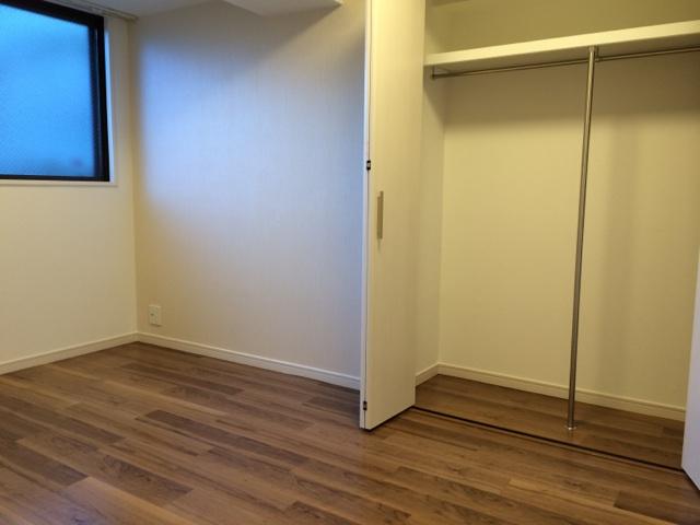 Non-living room. Indoor (12 May 2013) Shooting