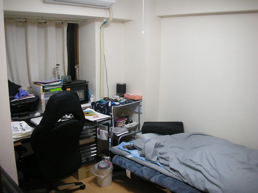 Non-living room. Indoor (11 May 2013) Shooting