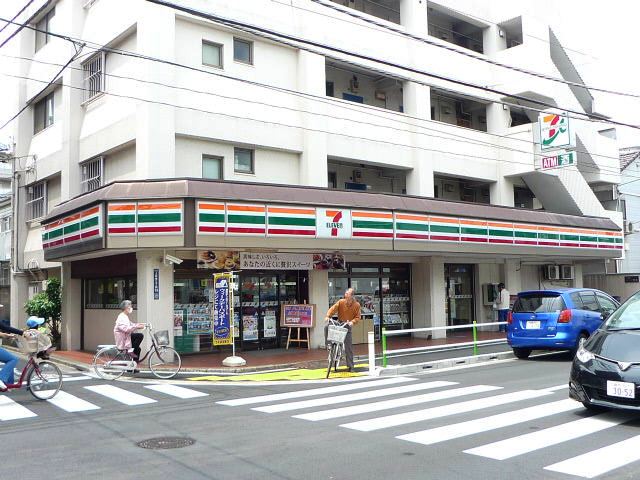 Convenience store. Seven-Eleven Kamiitabashi 3-chome up (convenience store) 360m