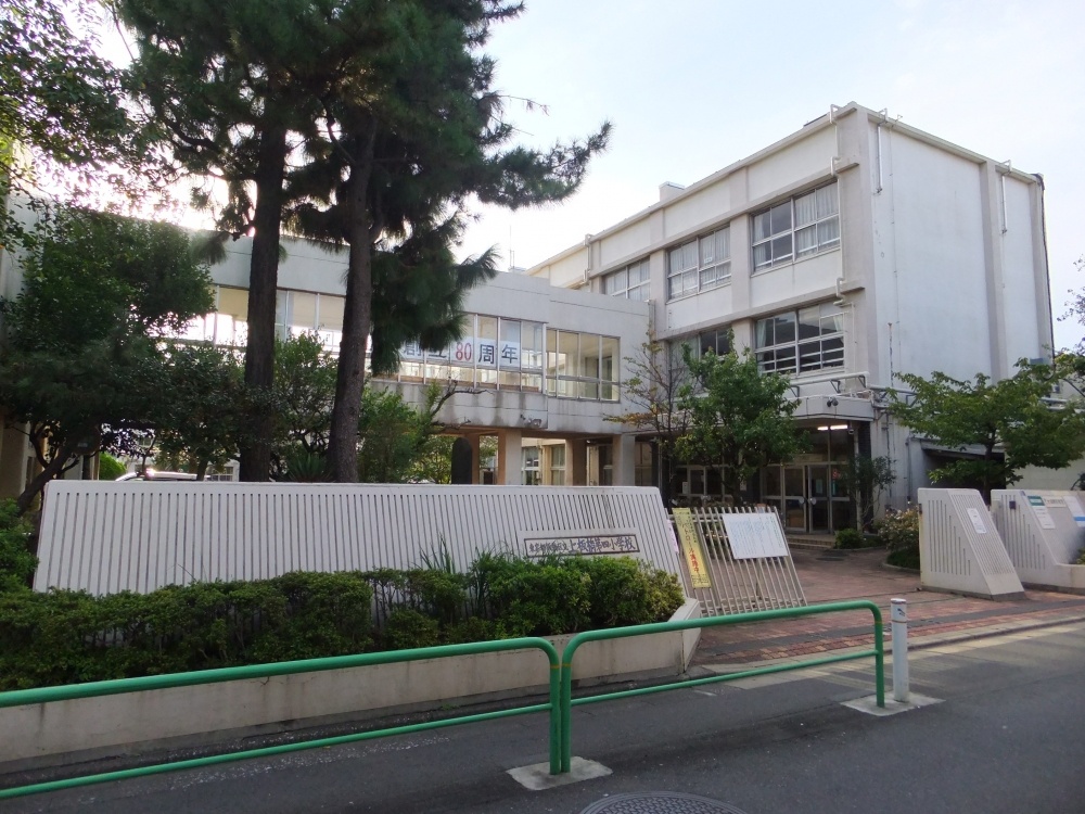 Primary school. 417m until Itabashi Kamiitabashi fourth elementary school (elementary school)