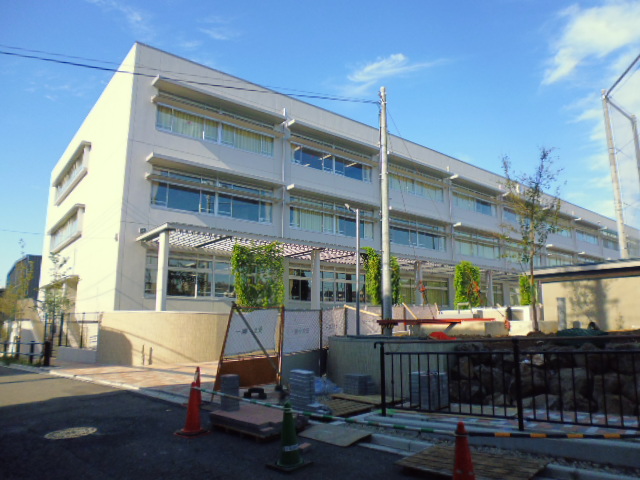 Junior high school. 1060m to Itabashi Akatsuka second junior high school (junior high school)