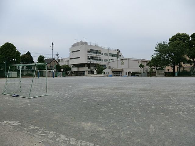 Primary school. 408m until Itabashi Shimura first elementary school