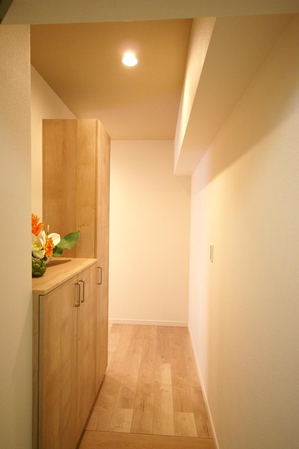 Entrance. Local (12 May 2013) Shooting