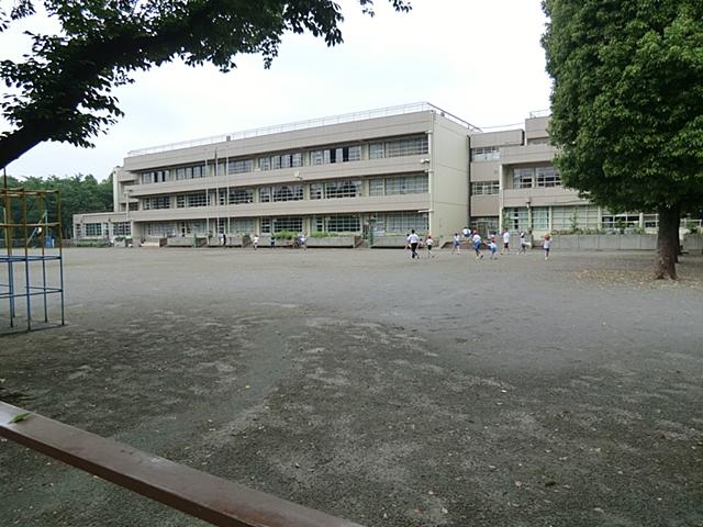 Primary school. Akatsukashin Town, 600m up to elementary school