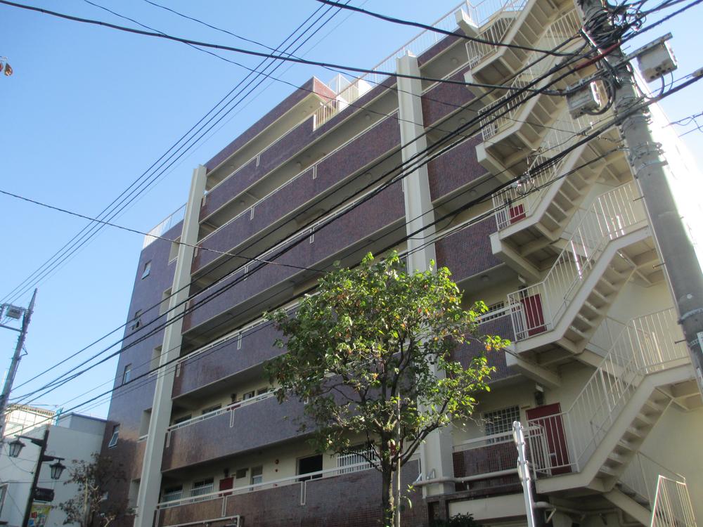 Local appearance photo. Local (11 May 2013) Shooting