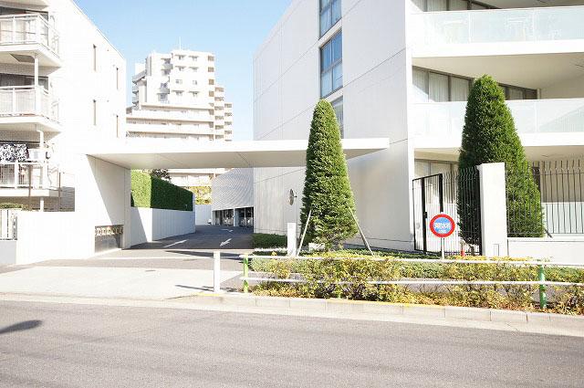 Local appearance photo. Local (12 May 2013) Shooting