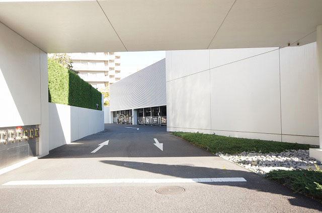 Local appearance photo. Local (12 May 2013) Shooting