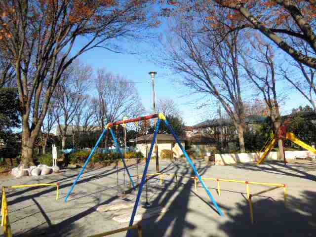 park. 109m until Takashimadaira 4-chome Park (park)