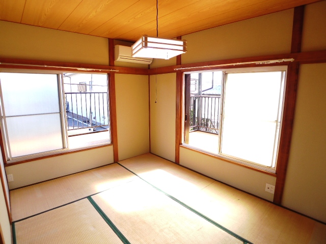 Other room space. Tatami exchanges on arrival!