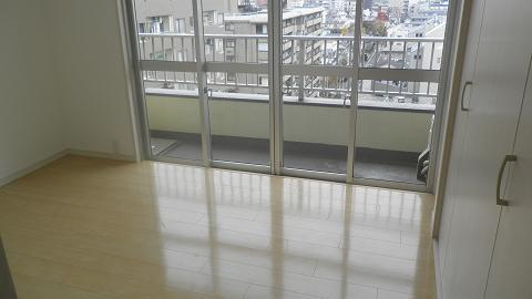 Non-living room. Indoor (12 May 2013) Shooting