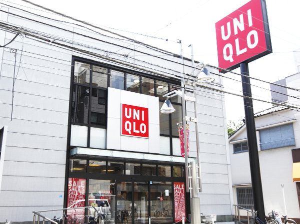 Surrounding environment. Uniqlo Itabashi Ekimaehon street store (5-minute walk / About 380m)