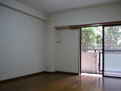 Living and room. Western-style 5 tatami right